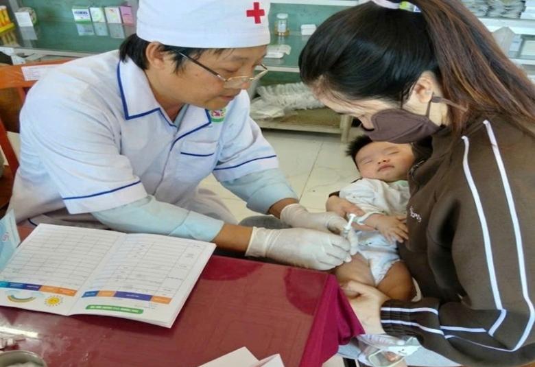 Xã Thạnh Đông duy trì công tác tiêm chủng mở rộng định kỳ hàng tháng tại Trạm Y tế