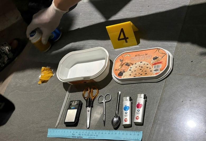 Bắt quả tang đối tượng có hành vi  “Tàng trữ, sử dụng trái phép chất ma túy” tại xã Thạnh Đông