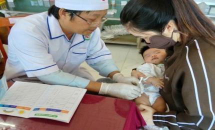 Xã Thạnh Đông duy trì công tác tiêm chủng mở rộng định kỳ hàng tháng tại Trạm Y tế