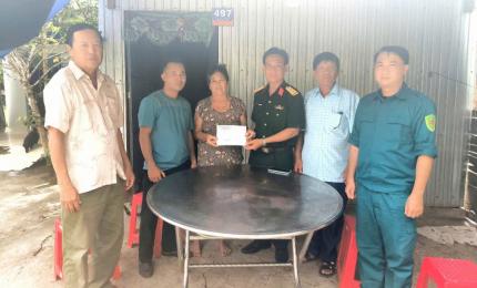 Ban chỉ huy Quân sự xã Thạnh Đông, tỉnh An Giang lan tỏa đạo lý “Uống nước  nhớ nguồn” từ thăm, tặng quà gia đình Chính sách