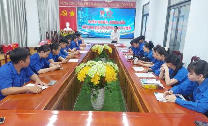 Trung tâm Phục Vụ hành chính công xã Thạnh Đông tổ chức hướng dẫn sử dụng Dịch vụ công trực tuyến cho Đoàn viên thanh niên