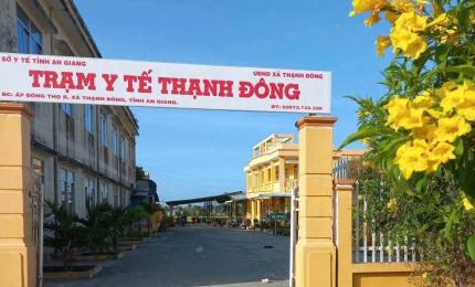 Trạm Y tế xã Thạnh Đông Trao quyết định thành lập các Khoa, Phòng chuyên môn